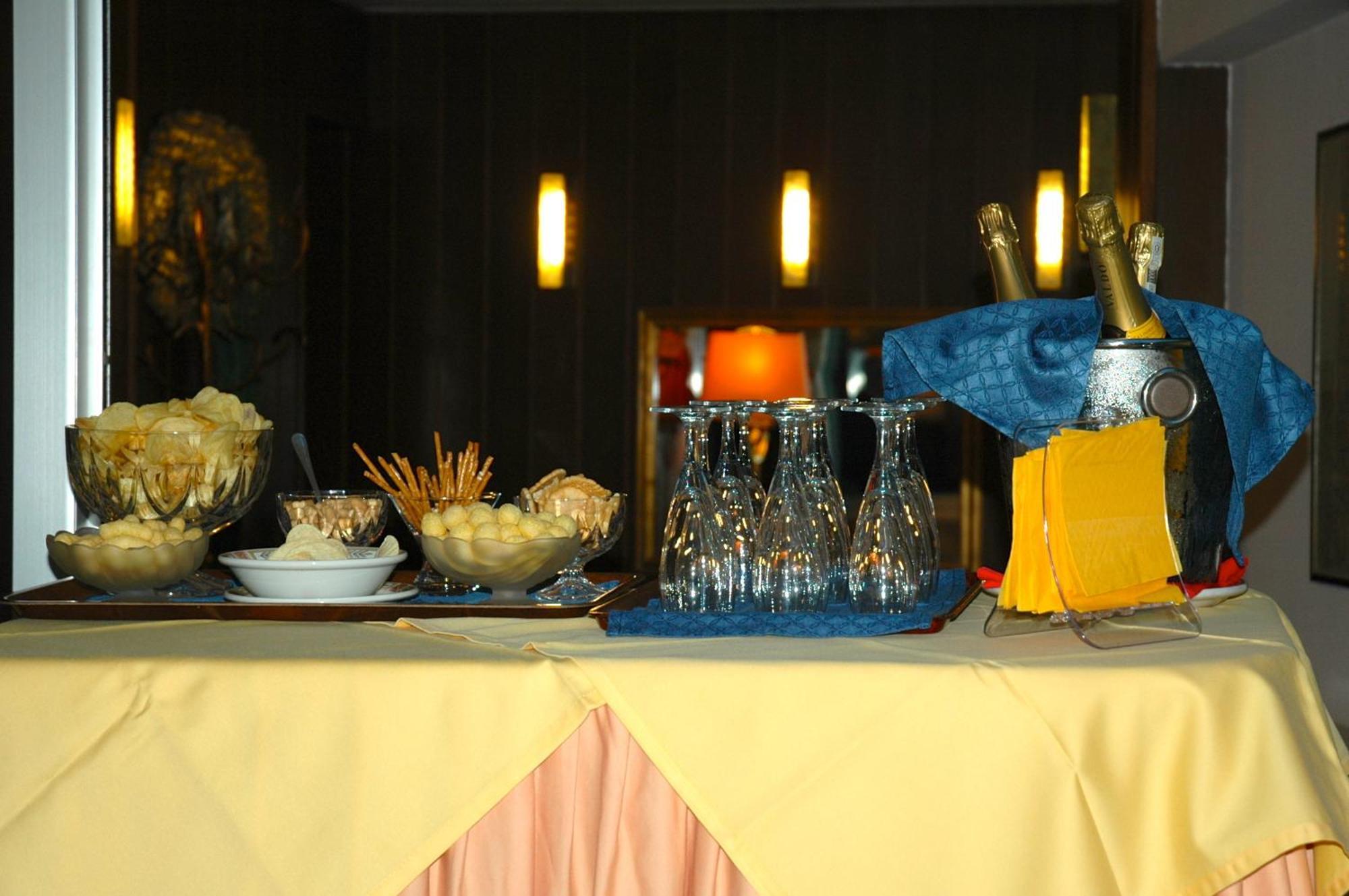 Hotel Mec Milão
