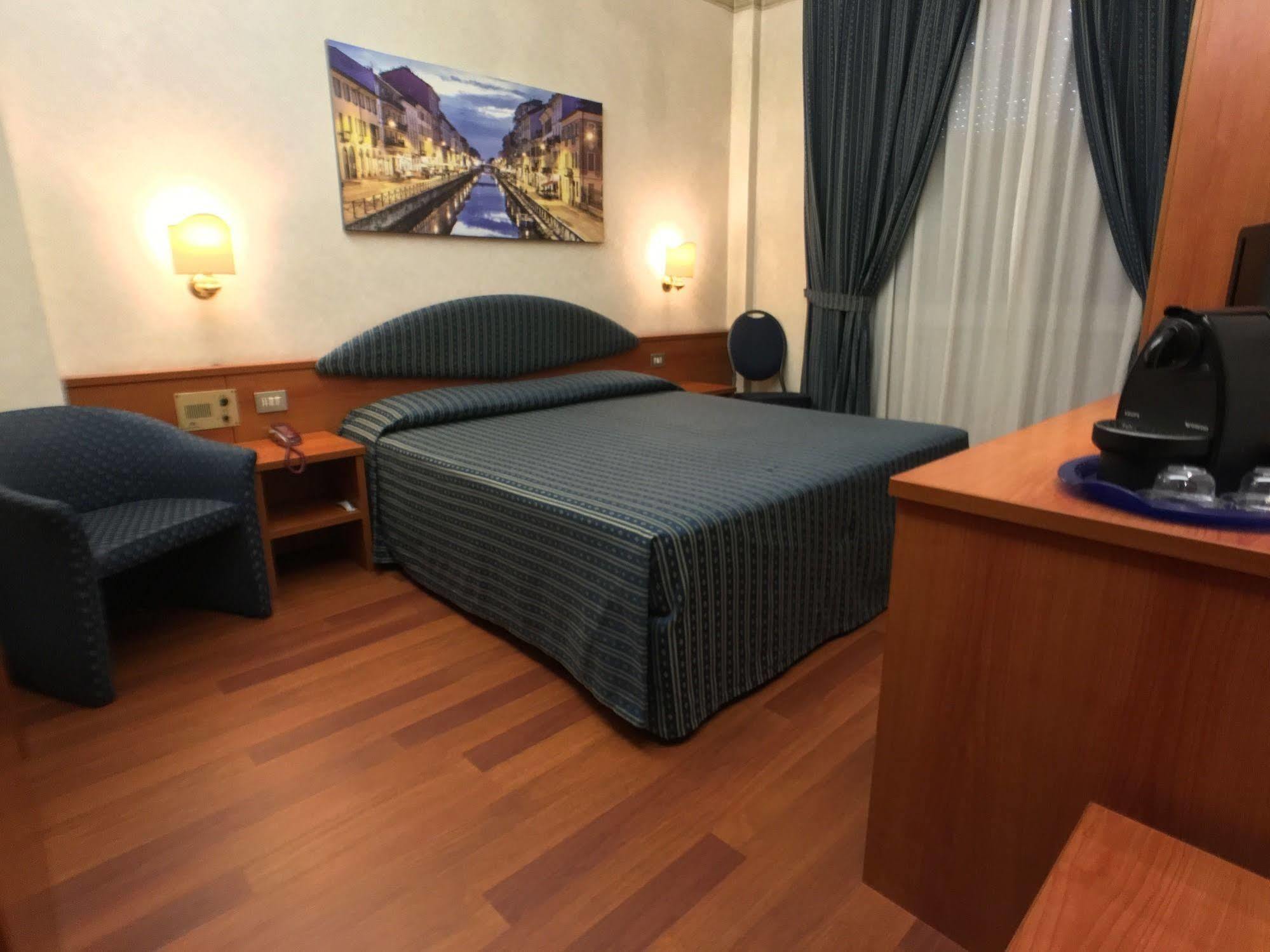 Hotel Mec Milão